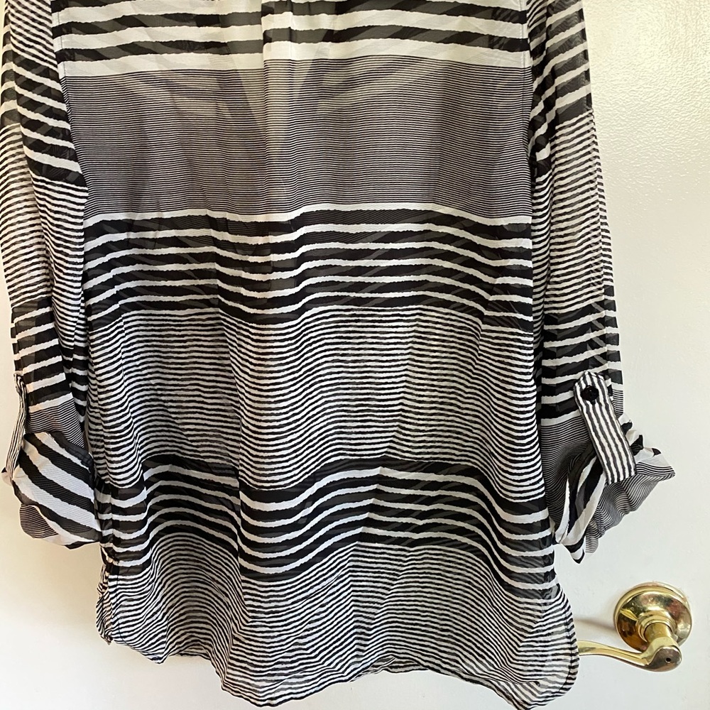 patterned Chico’s tunic blouse - Picture 3 of 3